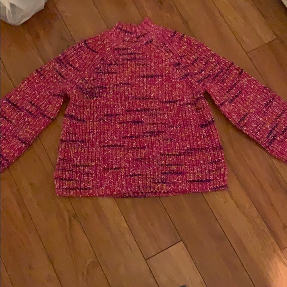 A BRAND NEW GAP sweater